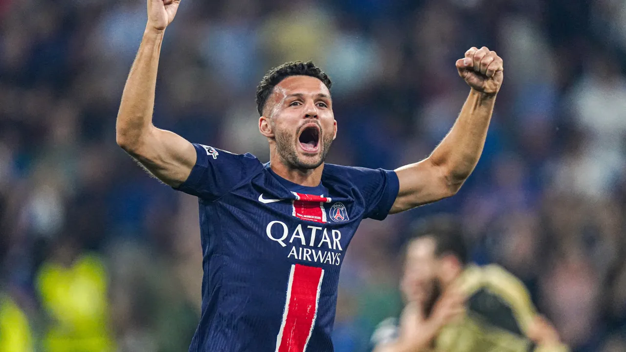 Gonçalo ramos não sabe como festejar uma champions: 