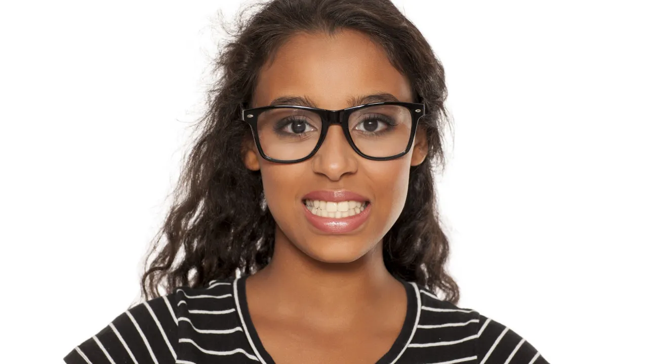 Quer aprender a detetar um sorriso falso? A ciência pode ajudar