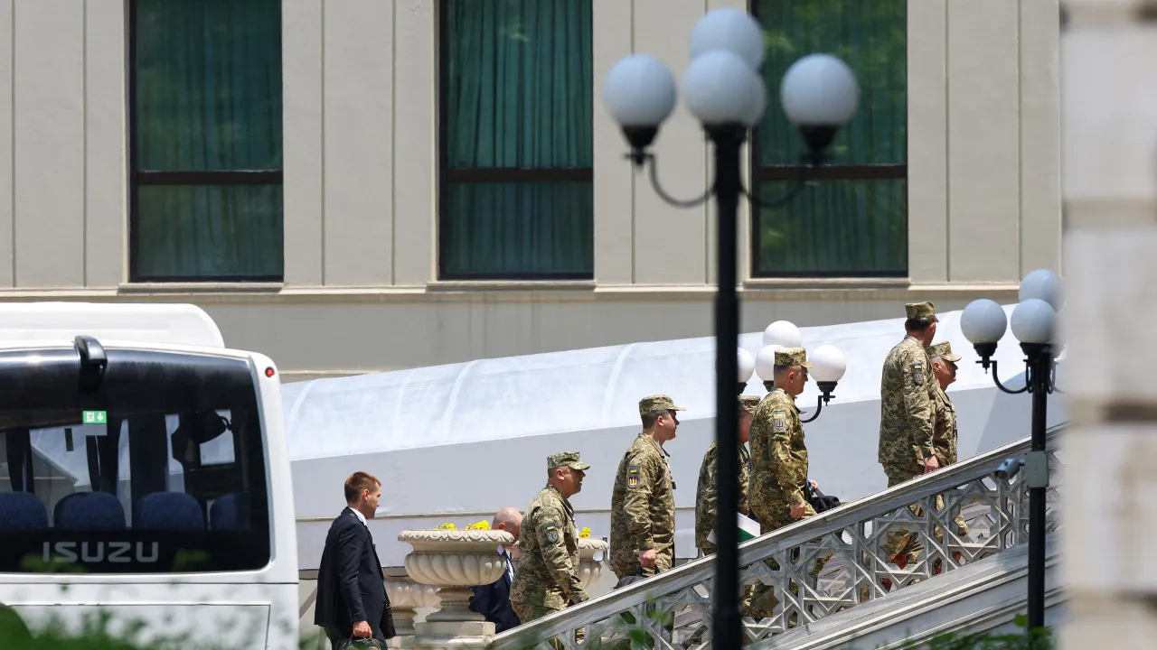 Comitivas ucraniana e russas já estão em istambul para negociações