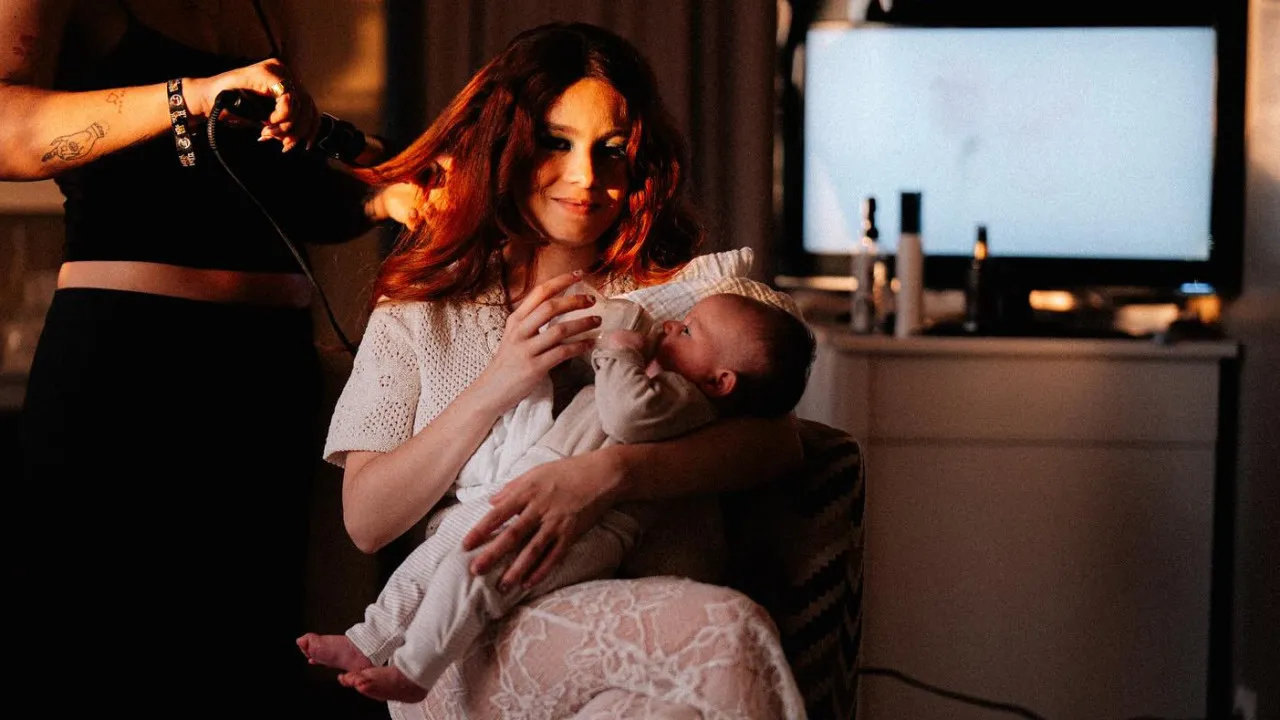 Poder ser mãe e artista". O novo retrato de Bárbara Tinoco com a filha -  Notícias ao Minuto