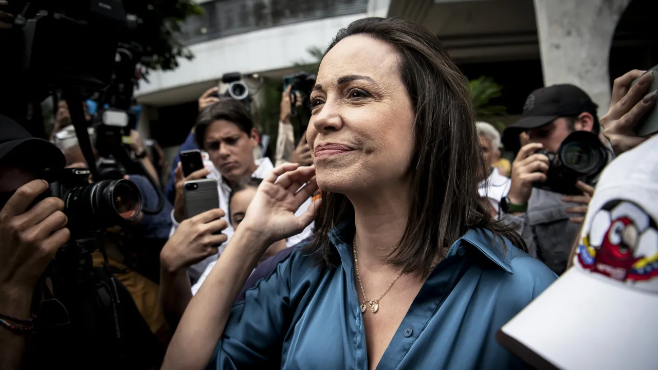 Corina Machado anuncia que regressará à Venezuela "muito em breve"