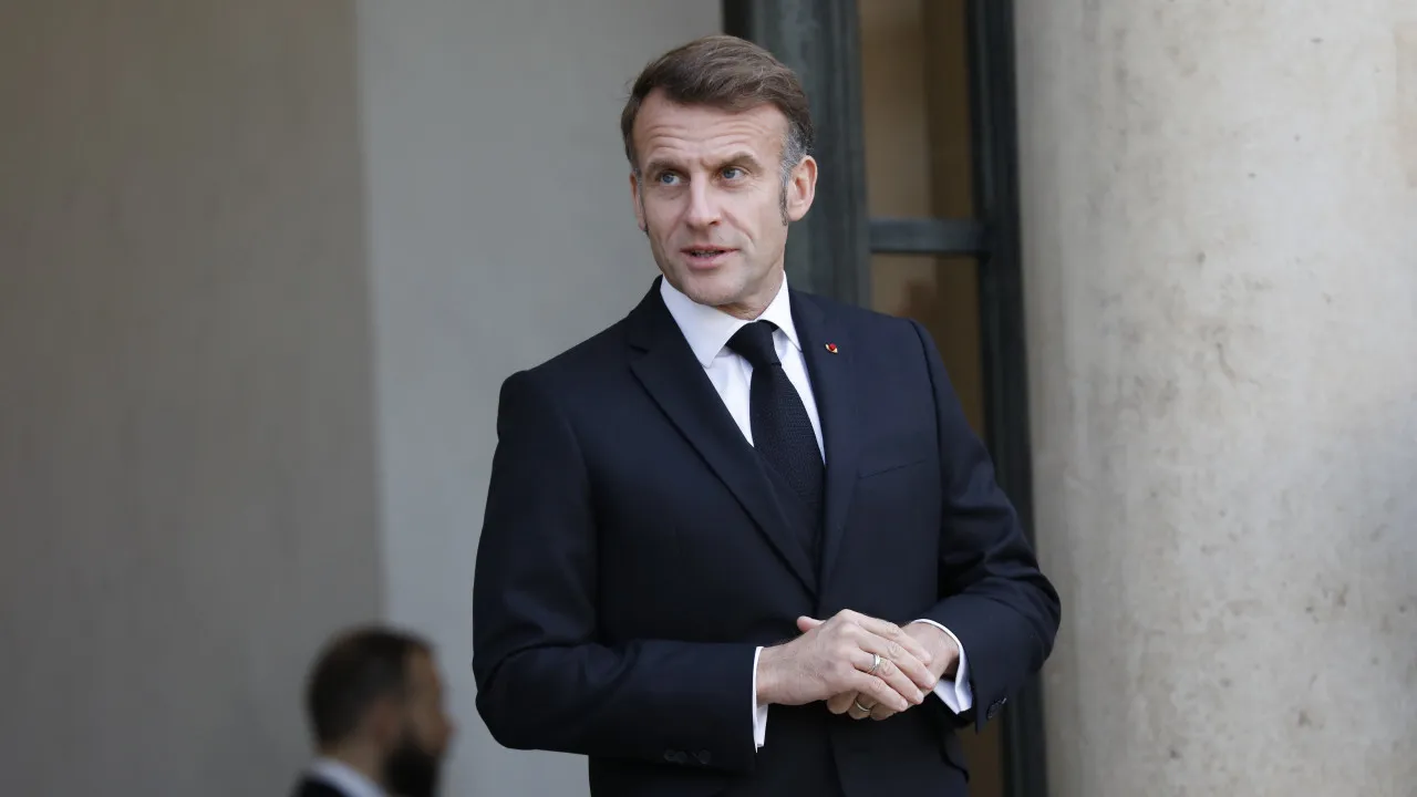 Macron promulga lei que cria direito à "ajuda à morte" em França