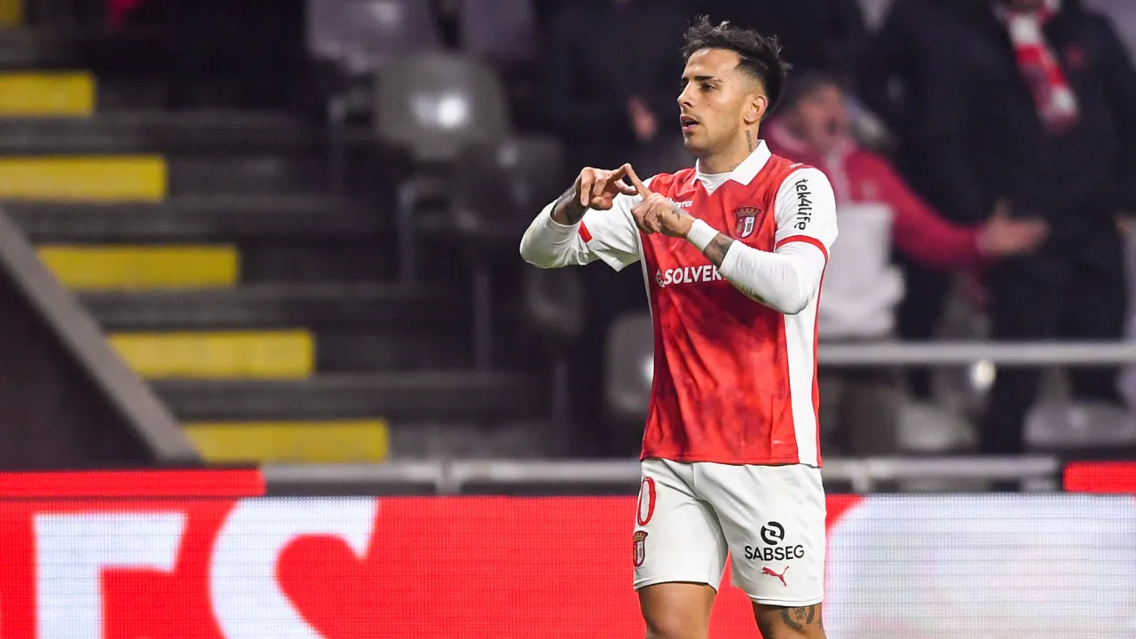 Nem Hjulmand, nem Froholdt. Zalazar é o médio do mês da I Liga