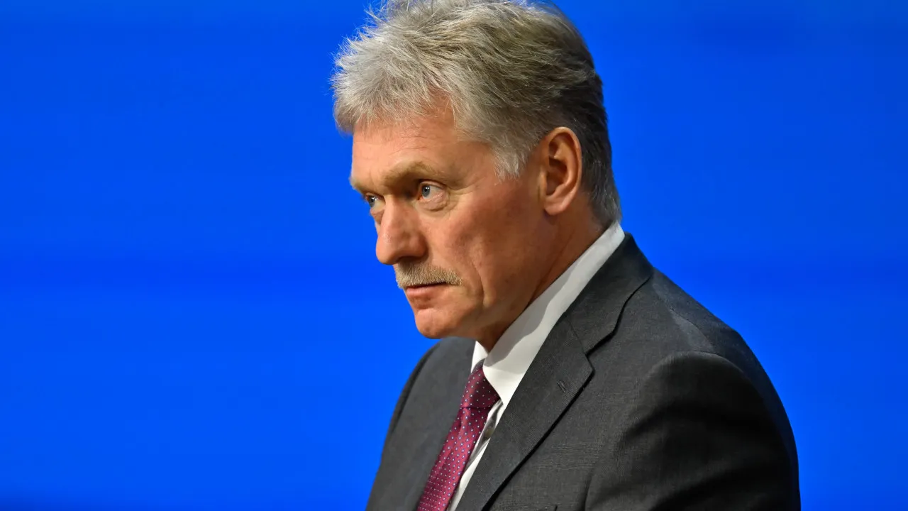 Rússia condena "coligação de belicistas" europeus reunida em Paris