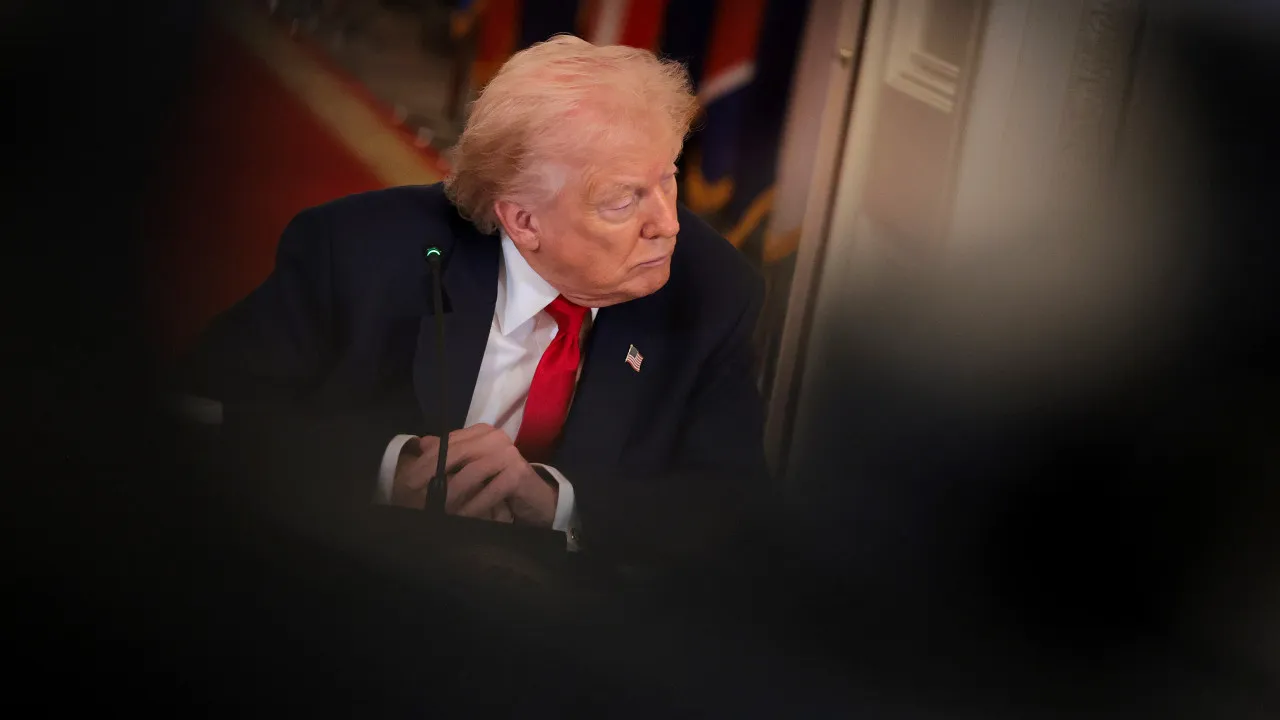 Irão: EUA garantem que bloqueio em Ormuz travou navios iranianos