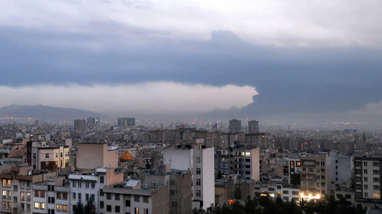 Fortes explosões ouvidas em Teerão. Fizeram abanar edifícios