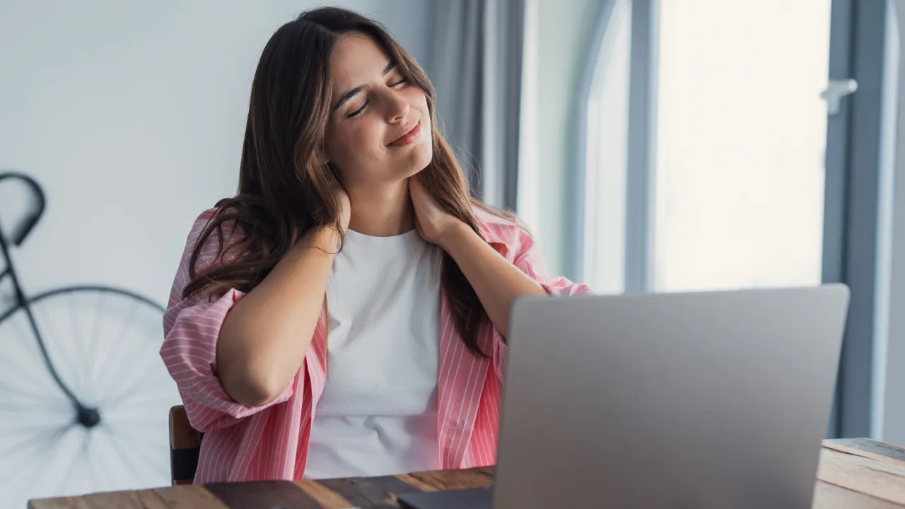 Especialistas avisam: 5 hábitos (inofensivos) que são tão maus como fumar