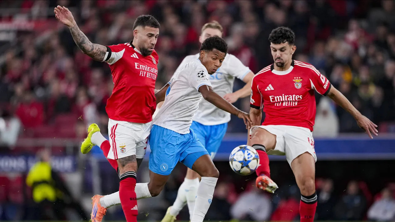 Tomás Araújo apaga alarme no Benfica e é o rosto de um futuro sorridente