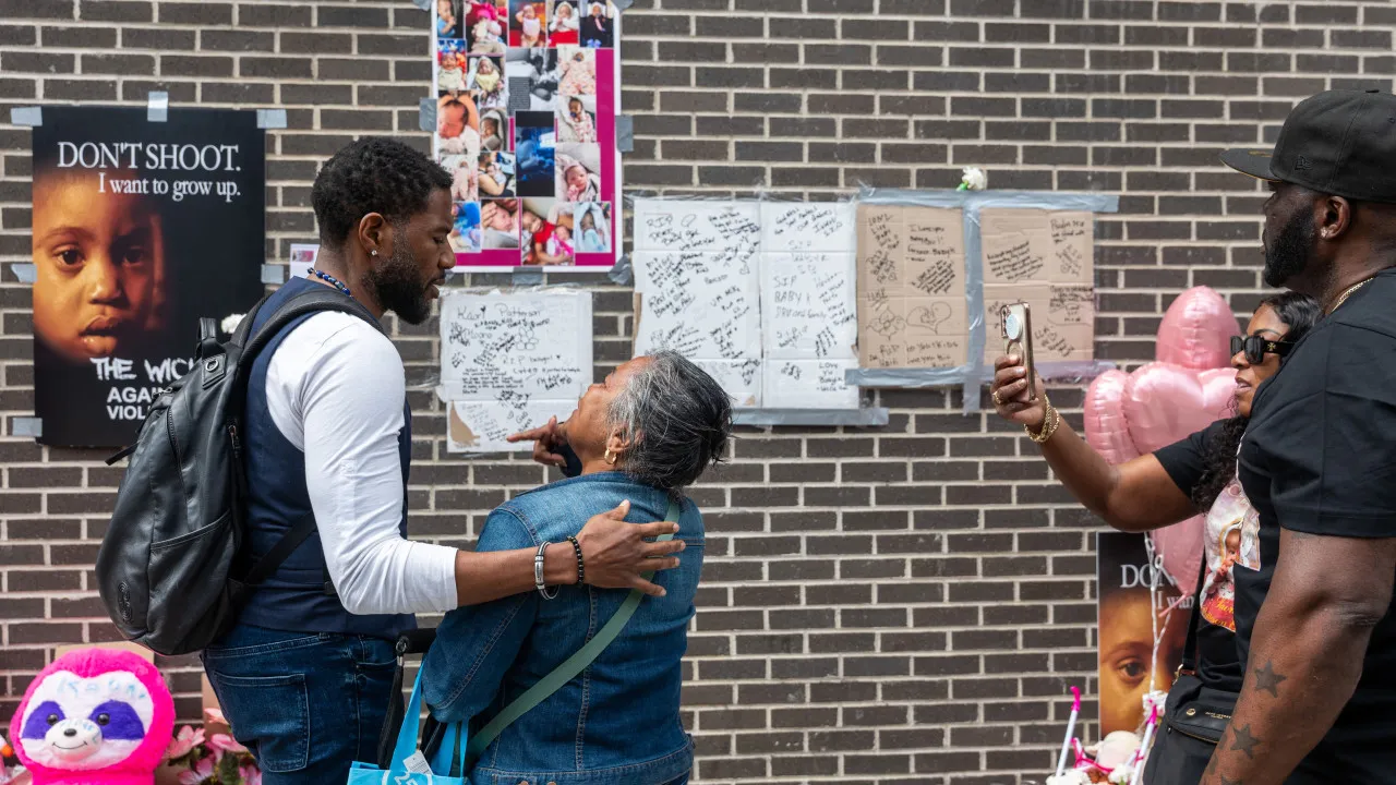 Jovem que baleou acidentalmente bebé de 7 meses acusado de homicídio