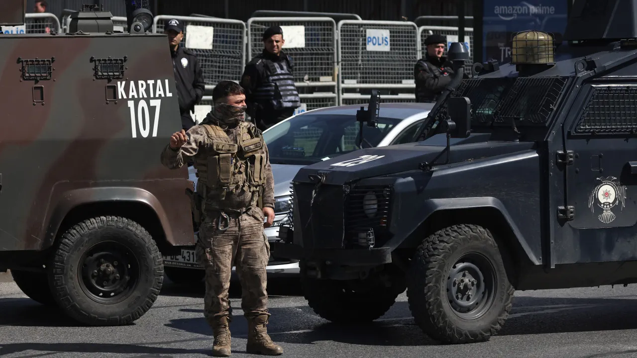 Atacante morto junto a consulado israelita ligado a grupo terrorista