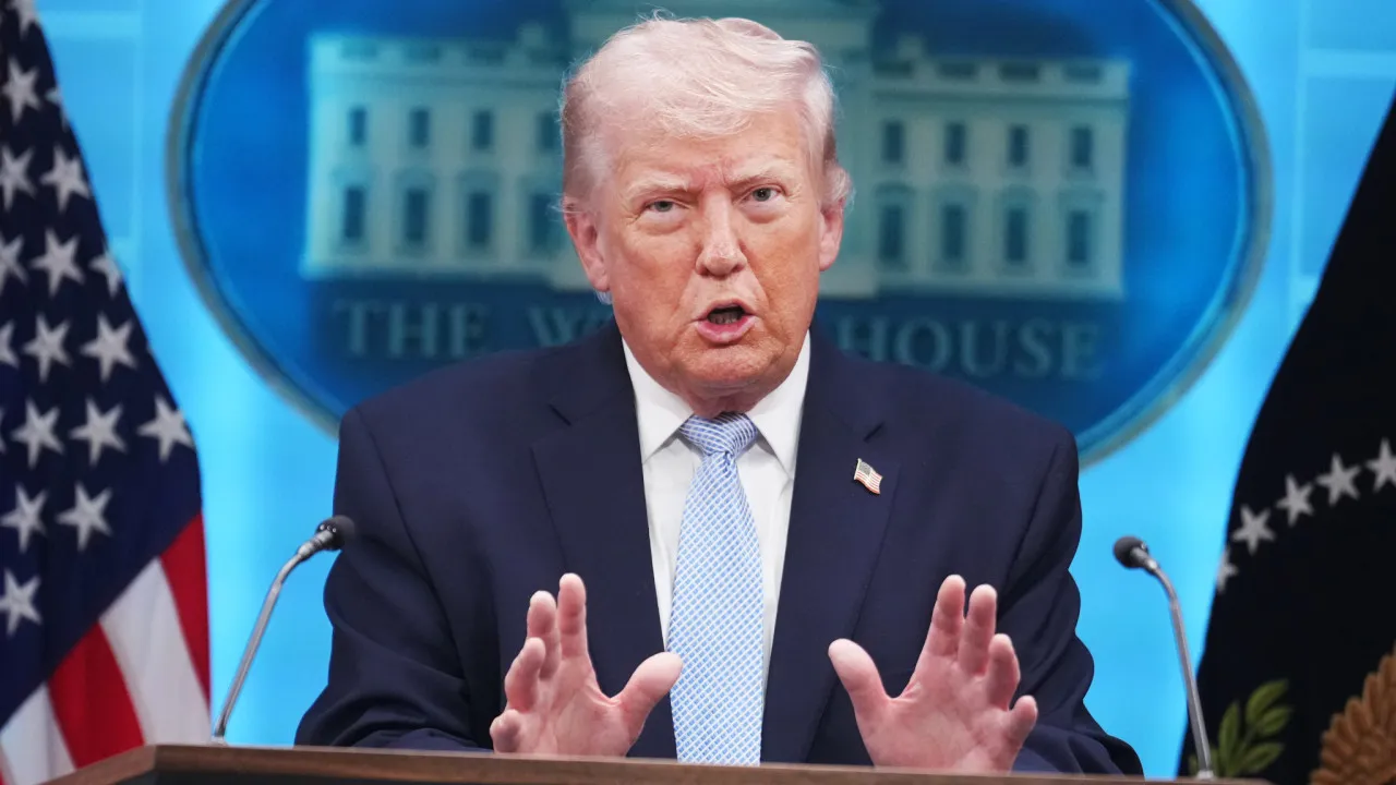 Trump diz estar pronto para 'demitir' Powell se não deixar a Fed