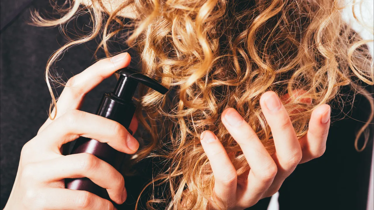 Caracóis secos e danificados? O cabelo pode precisar destes 7 nutrientes