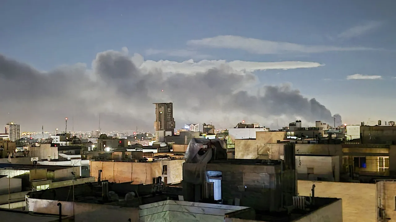 Israel lamenta "danos colaterais" a uma sinagoga em ataque a Teerão