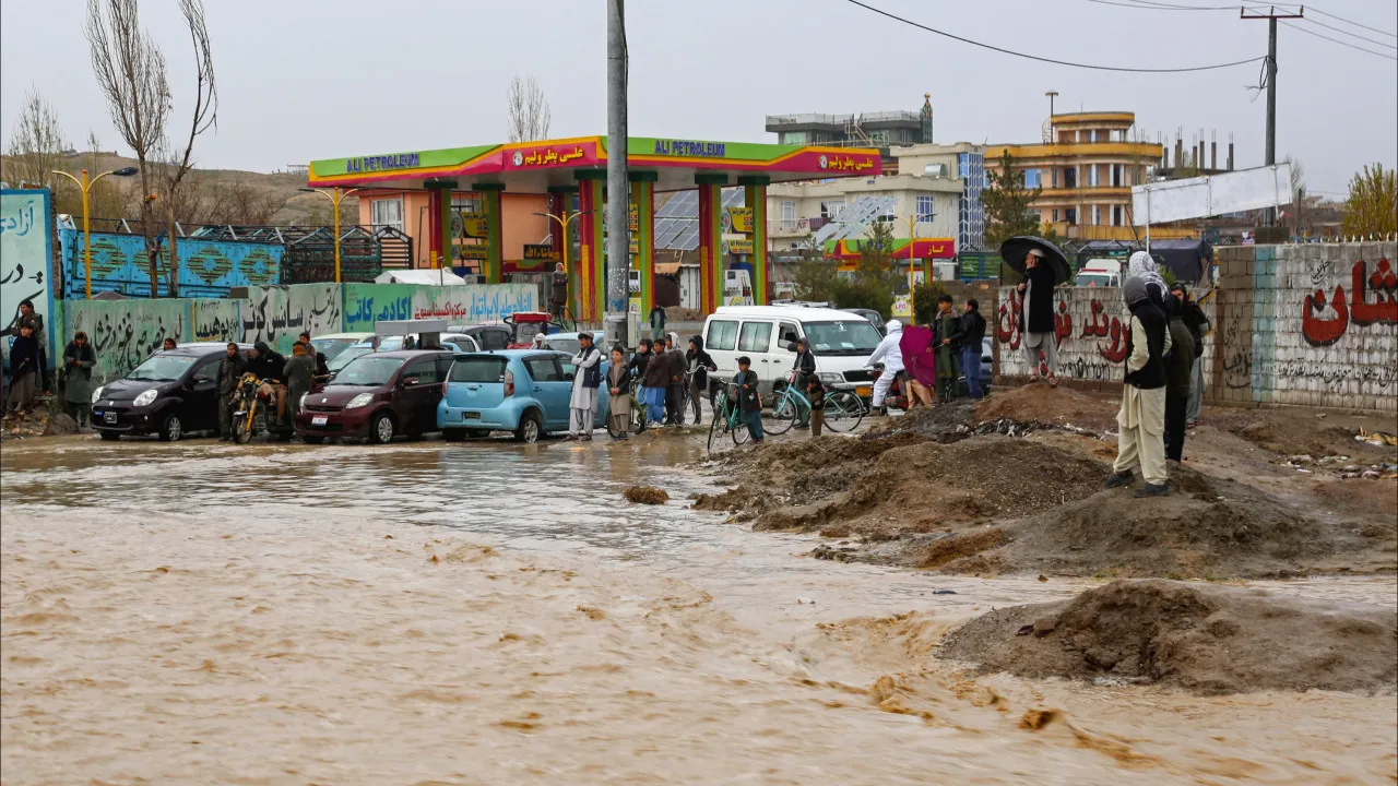 Mau tempo causa pelo menos 179 mortos e 238 feridos no Afeganistão