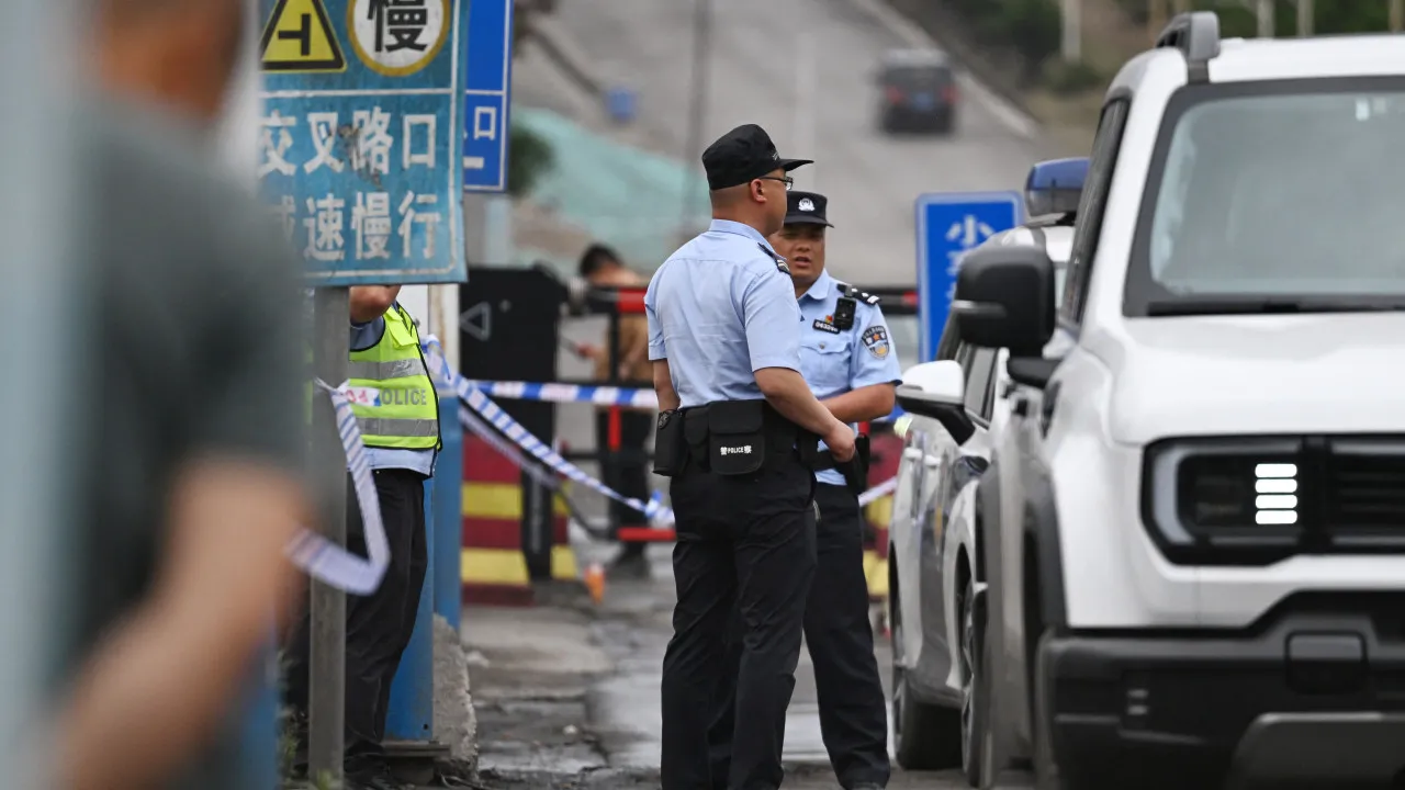 Autoridades chinesas atualizam em baixa número de vítimas de explosão -  Notícias ao Minuto