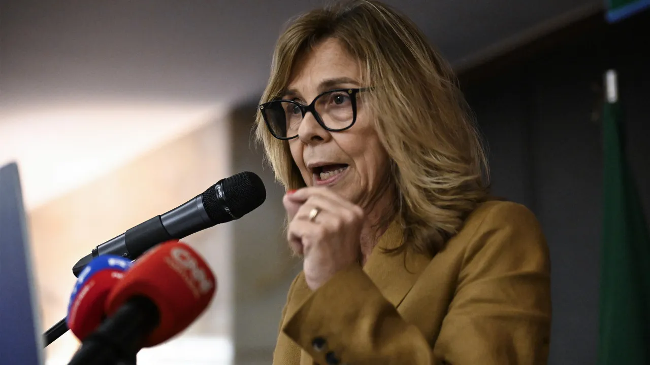 Urgências estão "significativamente melhores", garante ministra