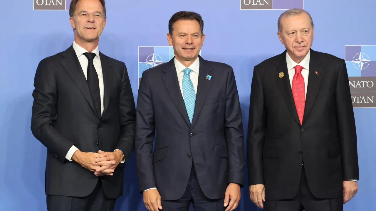 Montenegro entrega revólver oferecido por Erdogan: Arma está agora na PSP