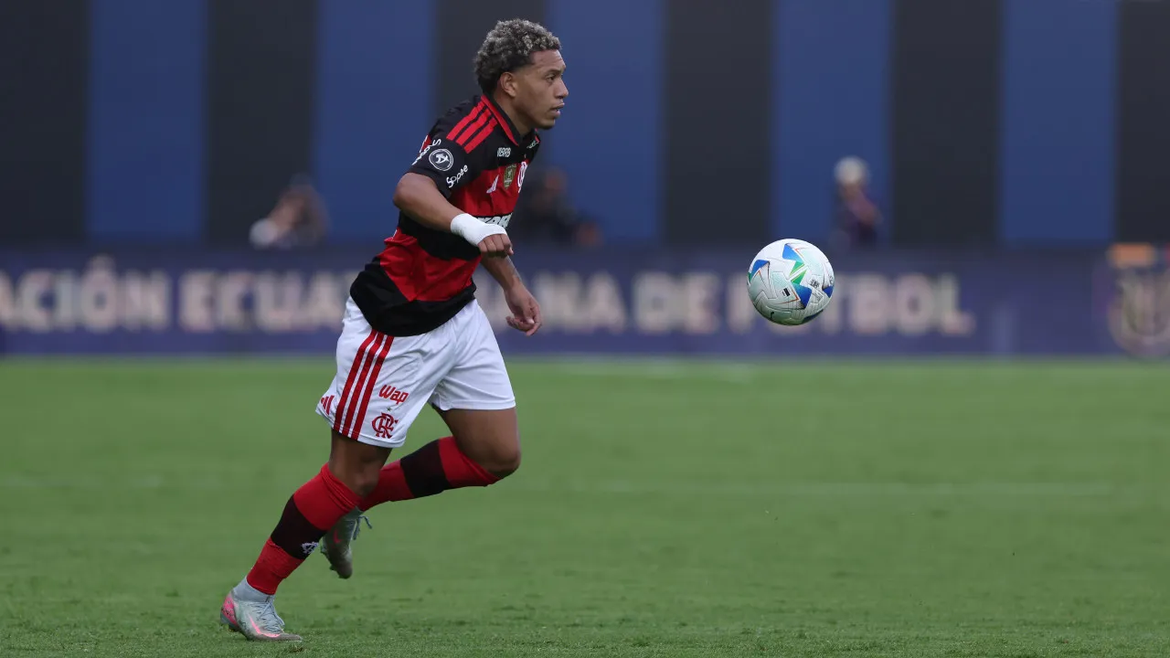 FC Porto terá apresentado proposta por lateral direito do Flamengo