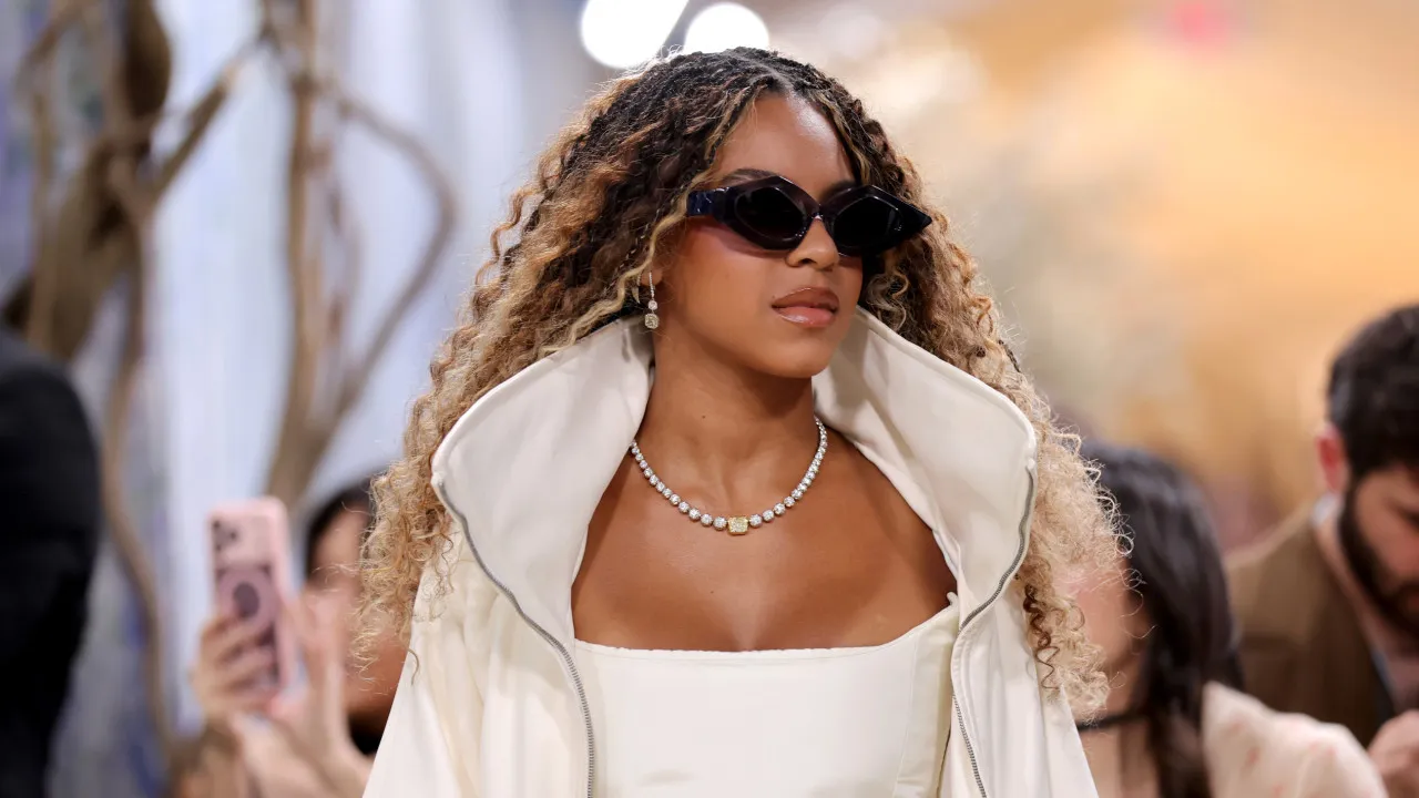 Blue Ivy é a cara chapada da mãe Beyoncé? Estas imagens impressionam