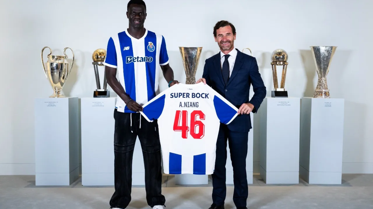 Oficial: Mame Niang reforça FC Porto e fica com cláusula de 30 milhões