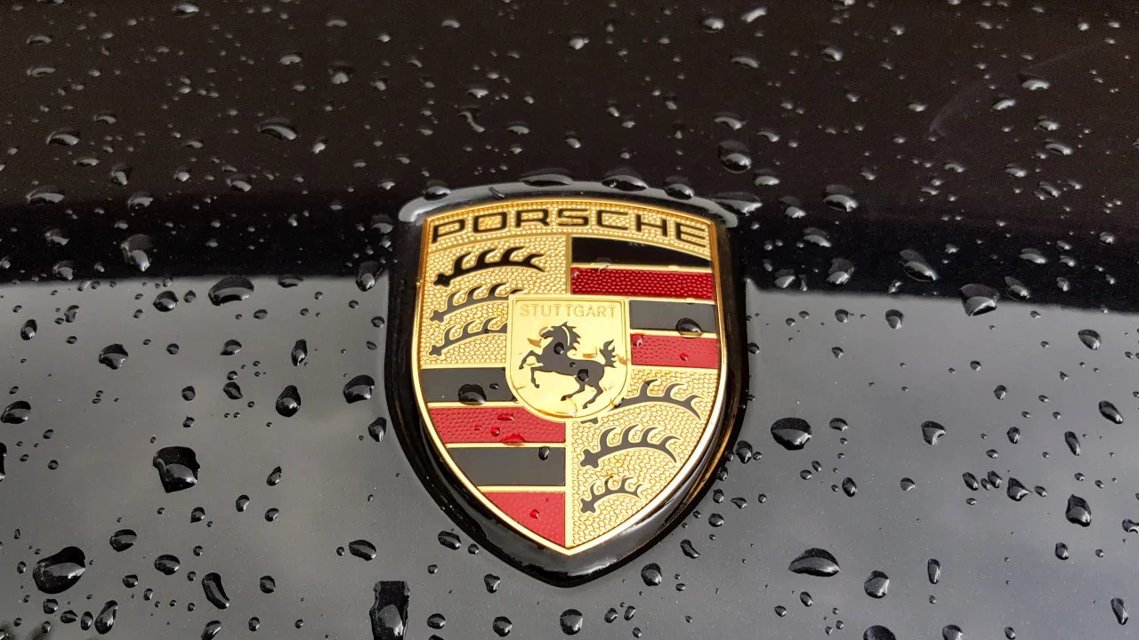 Porsche anuncia corte de milhares de empregos até 2035