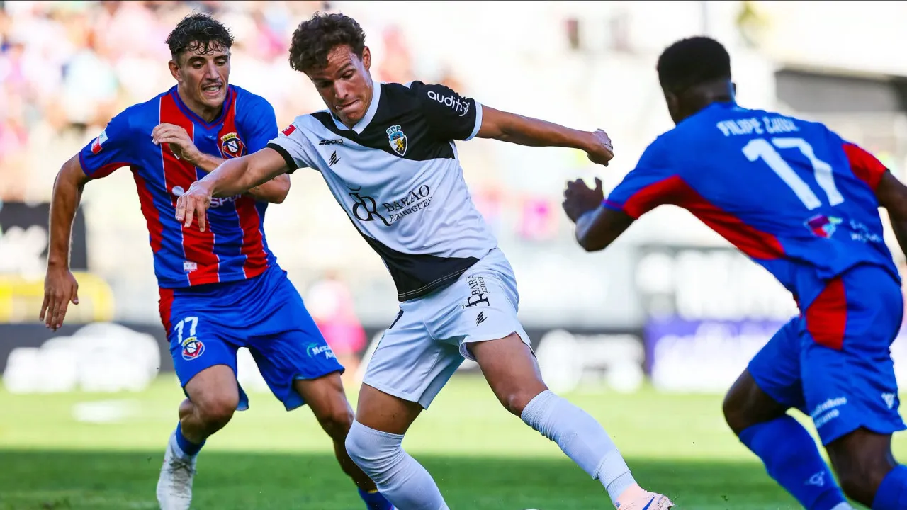 Farense empata com Felgueiras e deixa AcadĂ©mica isolada no topo - NotĂcias ao Minuto Farense empata com Felgueiras e deixa AcadĂ©mica isolada no topo - NotĂcias ao Minuto
