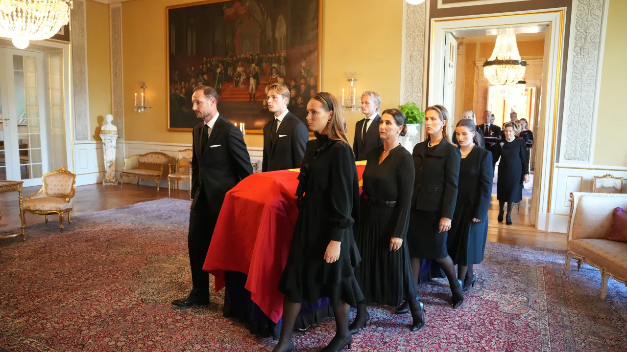 "Vergonha". Presença de Marius Borg no funeral do rei Harald gera revolta
