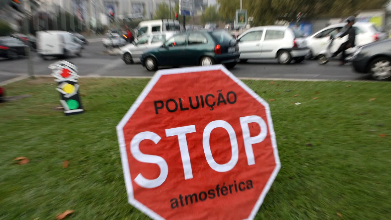 Má qualidade do ar subsiste nas zonas de maior tráfego rodoviário