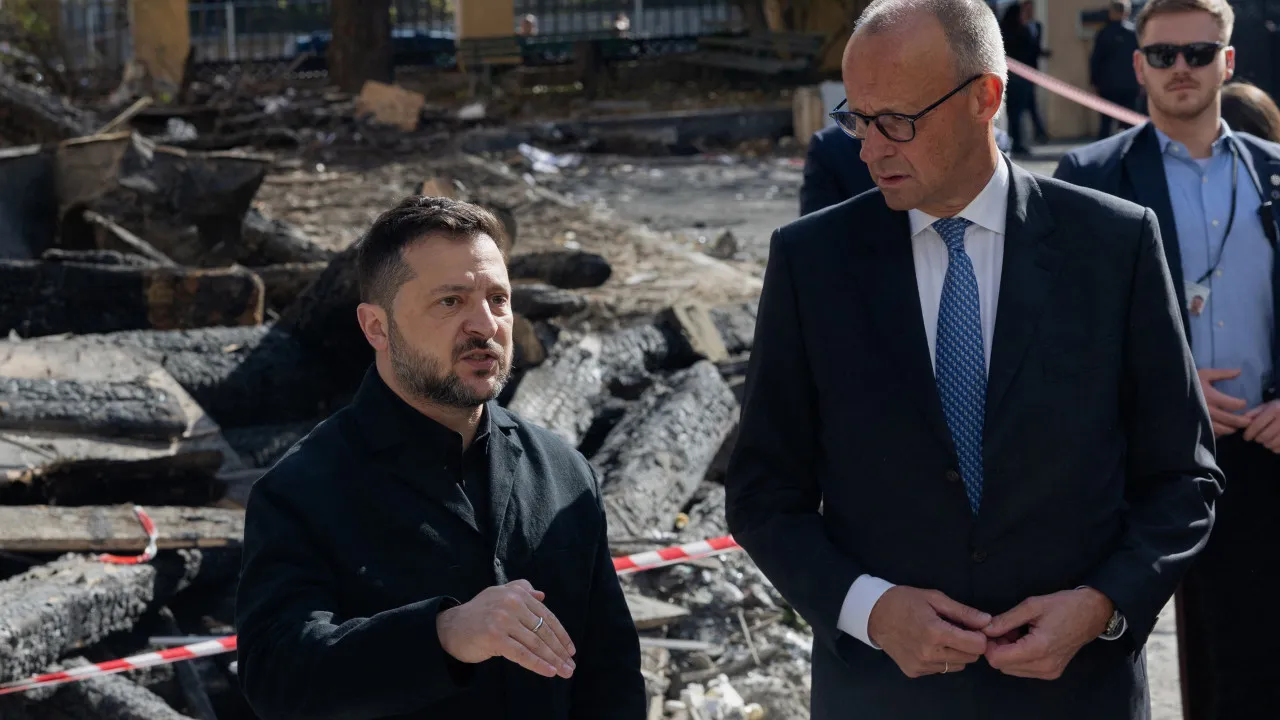 Zelensky agradece visita de Merz: "Homenagem aos defensores ucranianos"