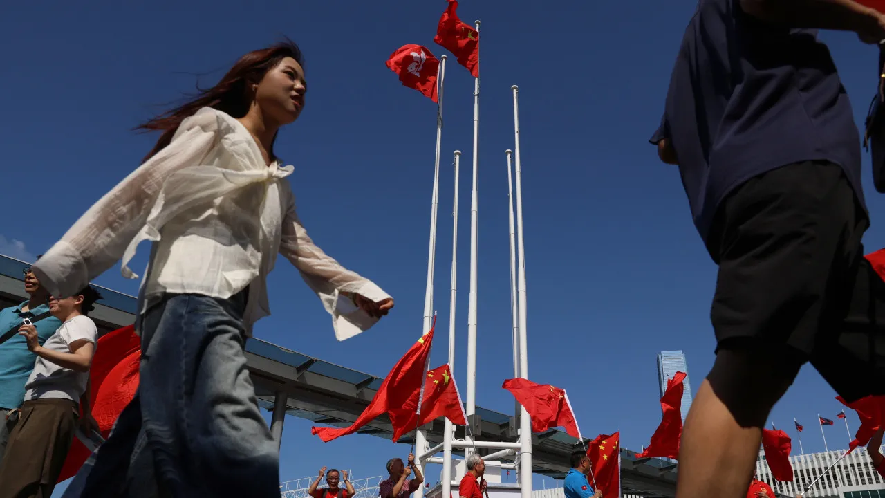 Hong Kong lança em 2027 projeto-piloto para importar cuidadores de idosos