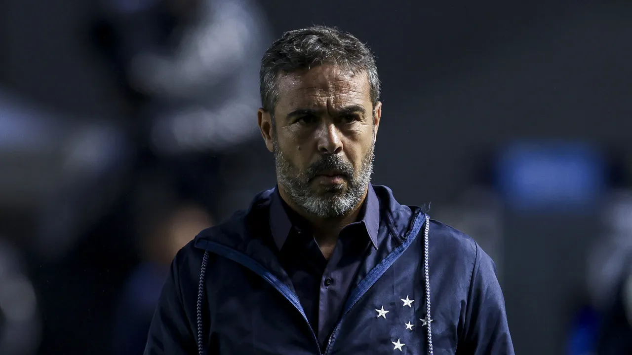 Cruzeiro perde e comentário sobre bacalhau tira Artur Jorge do sério