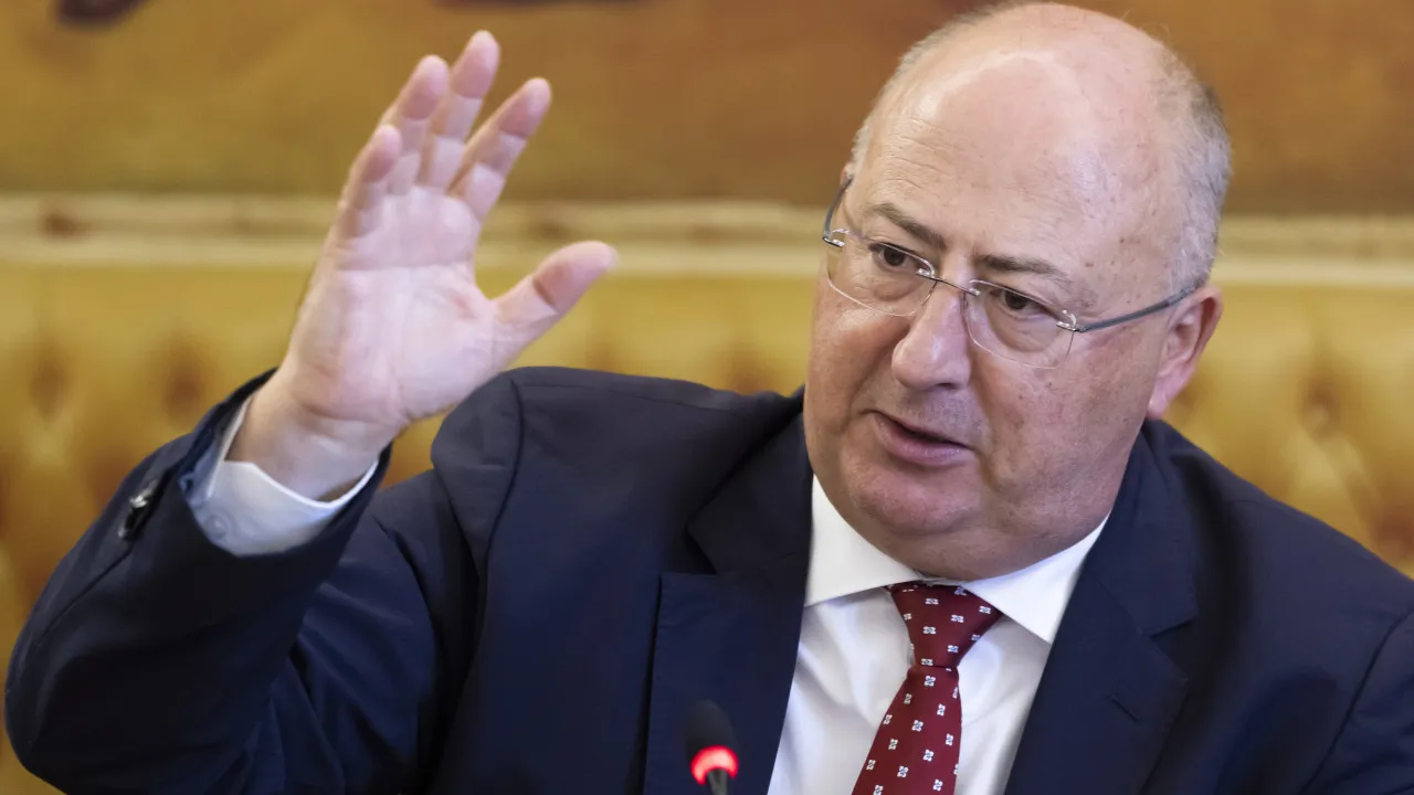 Ministro anuncia apoio a 5.897 agricultores após estragos do mau tempo