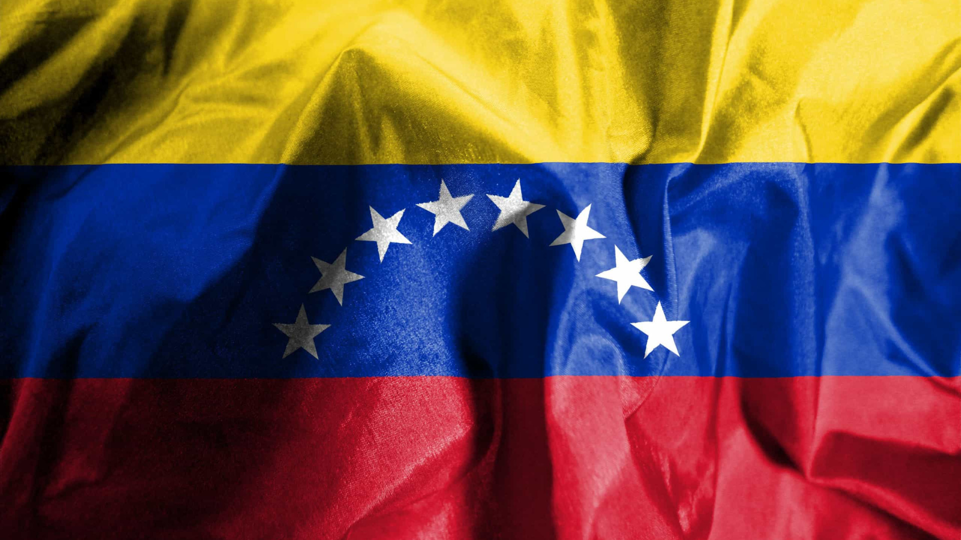 Reclusos em prisão sobrelotada na Venezuela amotinam-se por transferência