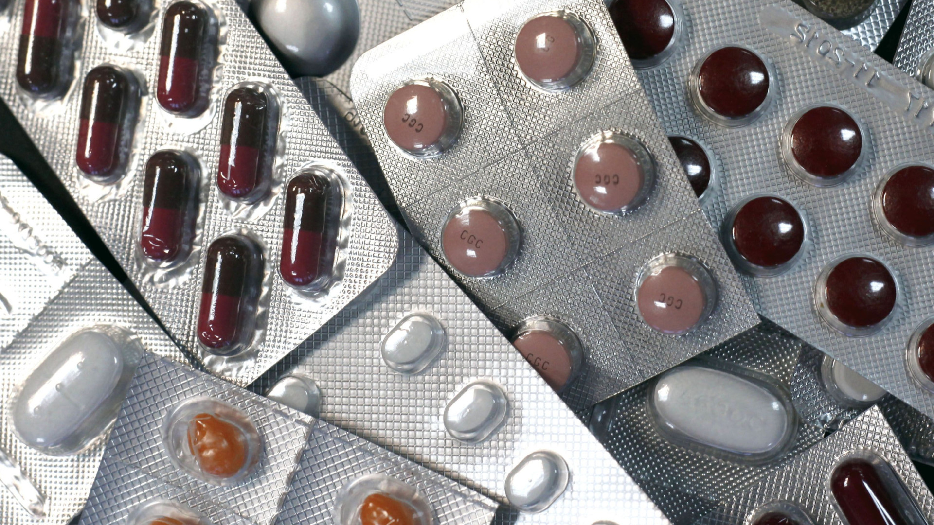Medicamentos genéricos geraram poupança recorde de 670,5 milhões em 2024