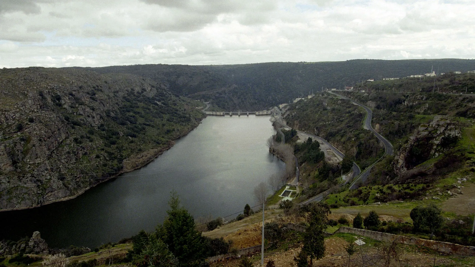 
                    MP arquiva suspeitas de fraude na venda de barragens da EDP
                
