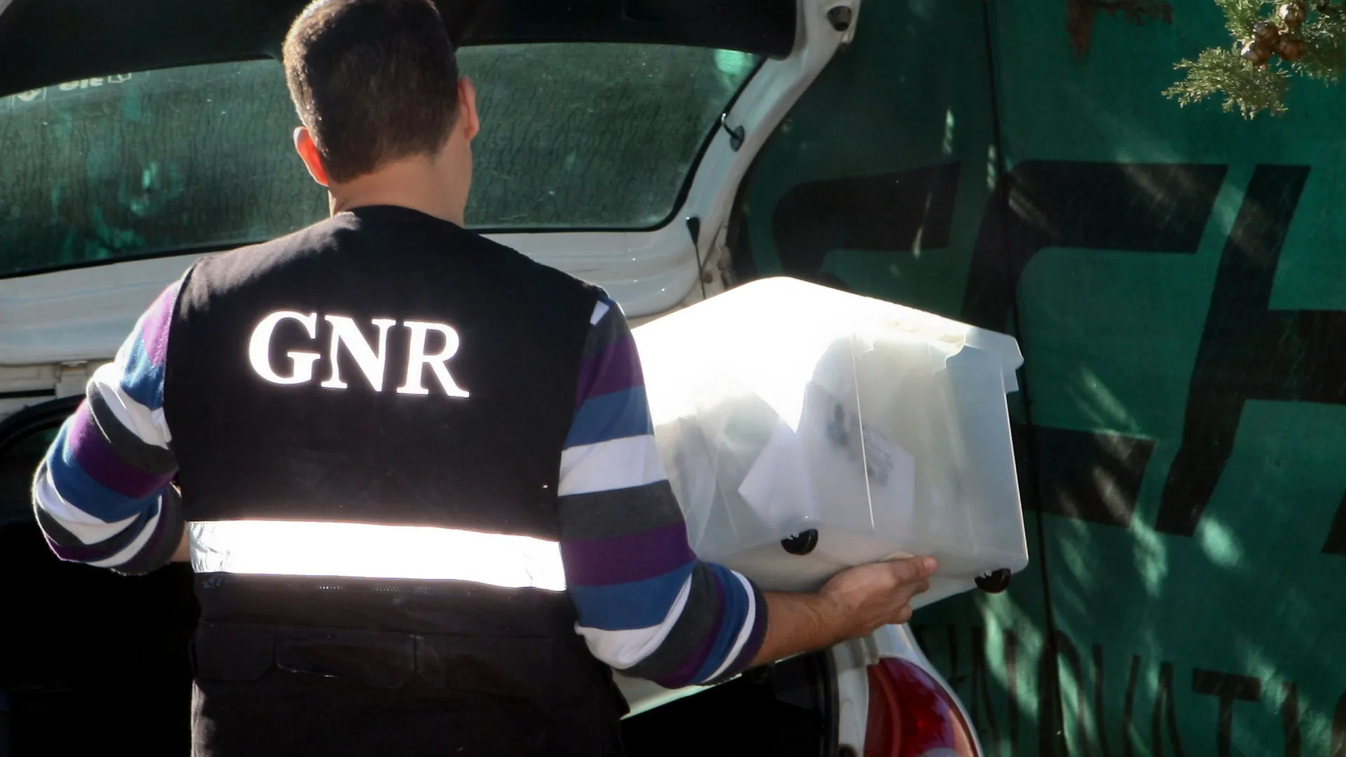 
                    GNR fiscalizou mais de 100 estabelecimentos no país (e fez apreensões)
                