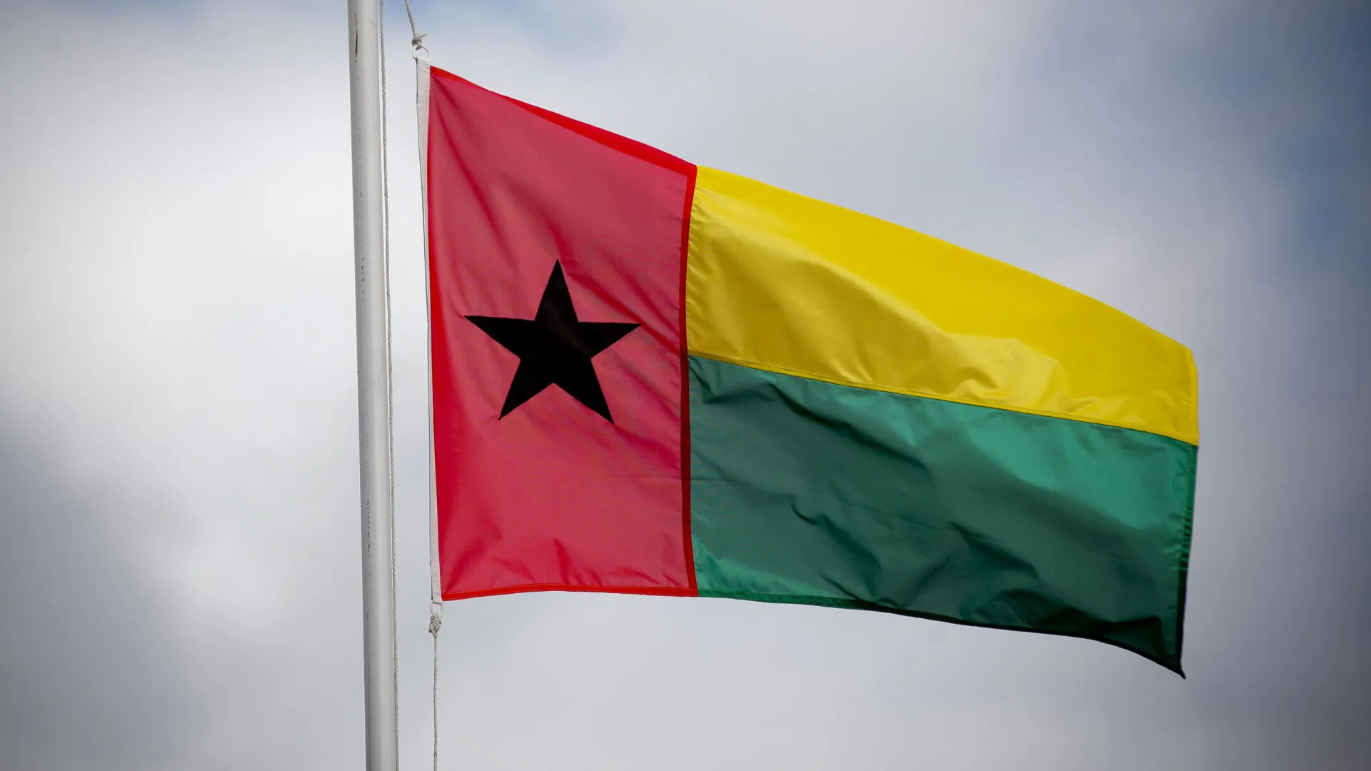 
                    Guiné-Bissau desmantela rede de emigração clandestina
                