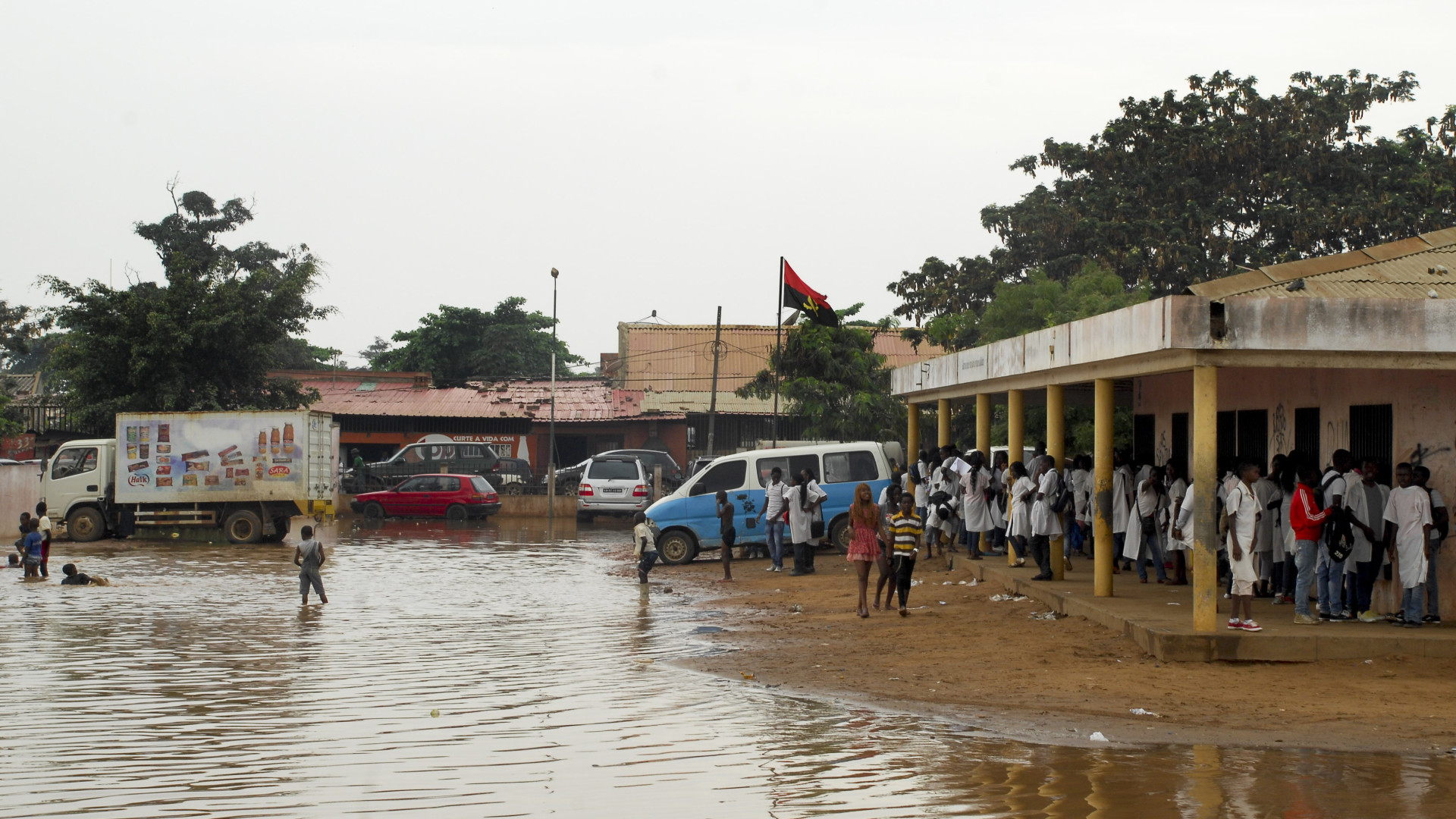 Chuvas Em Luanda Provocam Seis Mortos E Inundam Mais De 5 Mil Casas