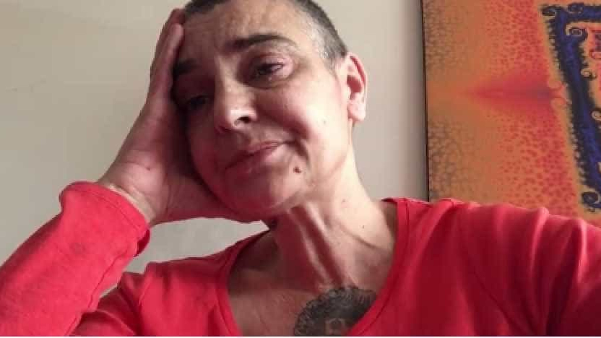 "Tenho que voltar ao hospital", afirma Sinead O'Connor