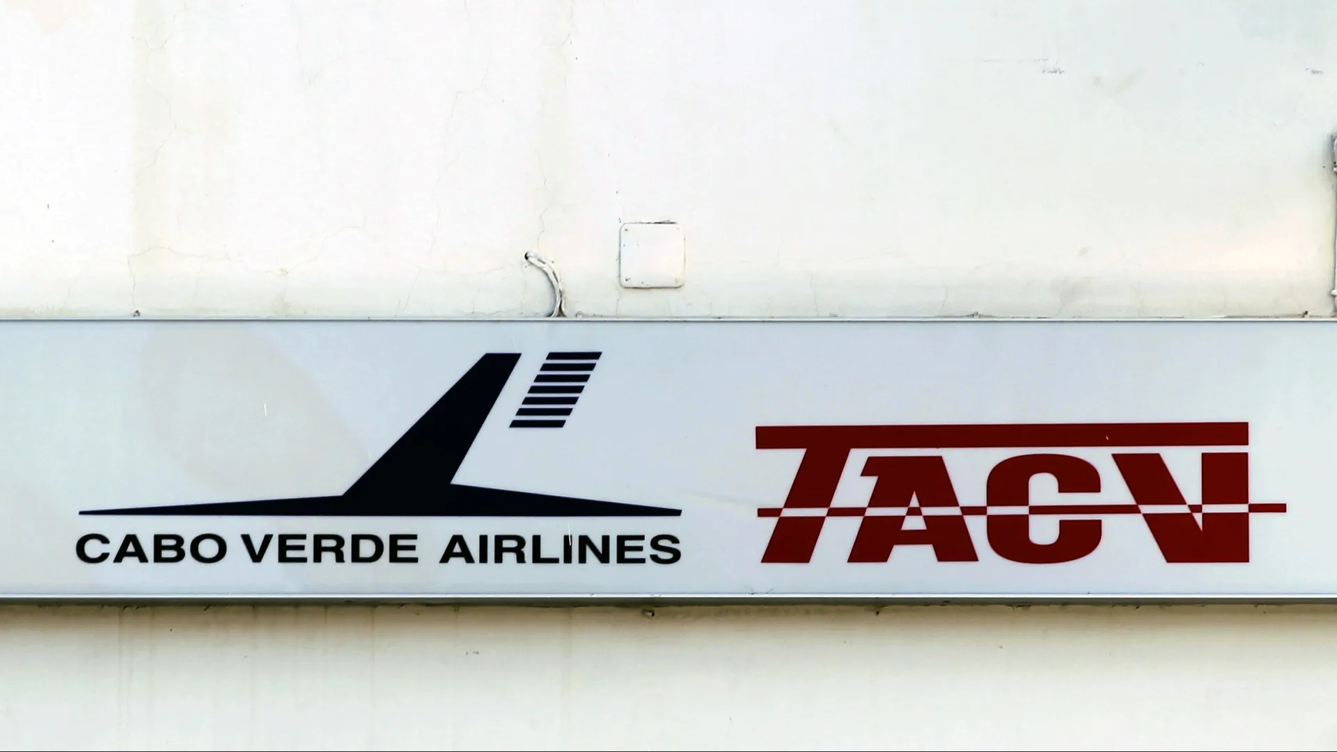 
                    TACV negoceia aluguer de dois aviões para reforçar ligações em Cabo Verde
                