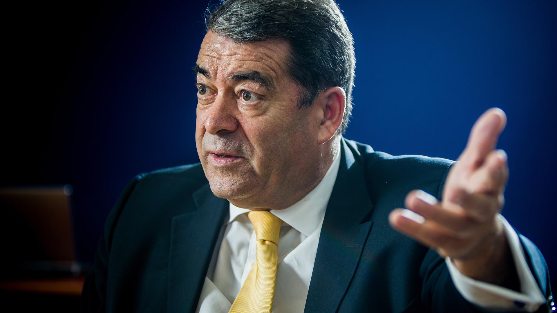"Se não me elegerem, paciência. Não me meto nas trapalhadas dos partidos"