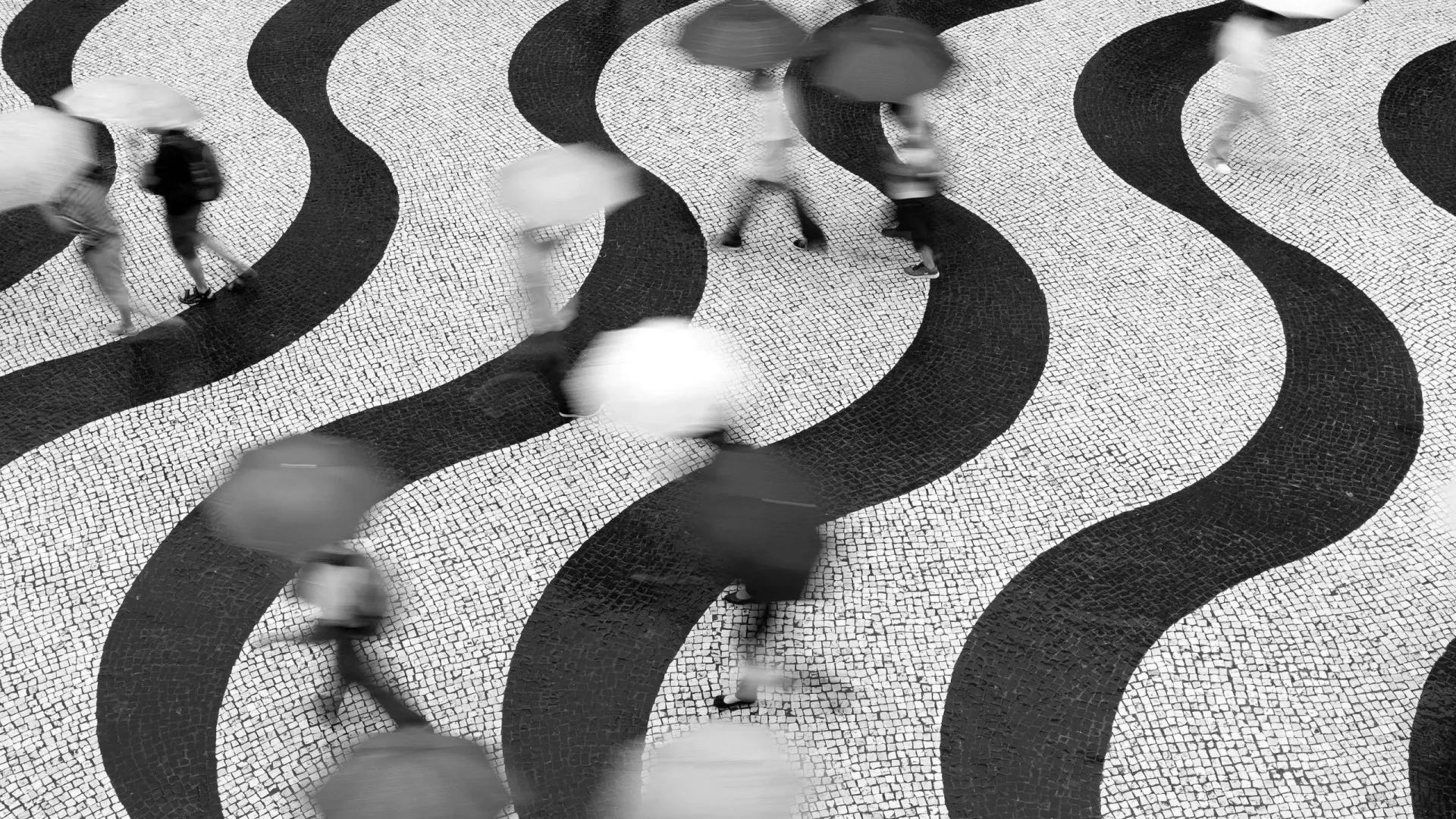 
                    Macau quer substituir calçada portuguesa em algumas zonas por segurança
                