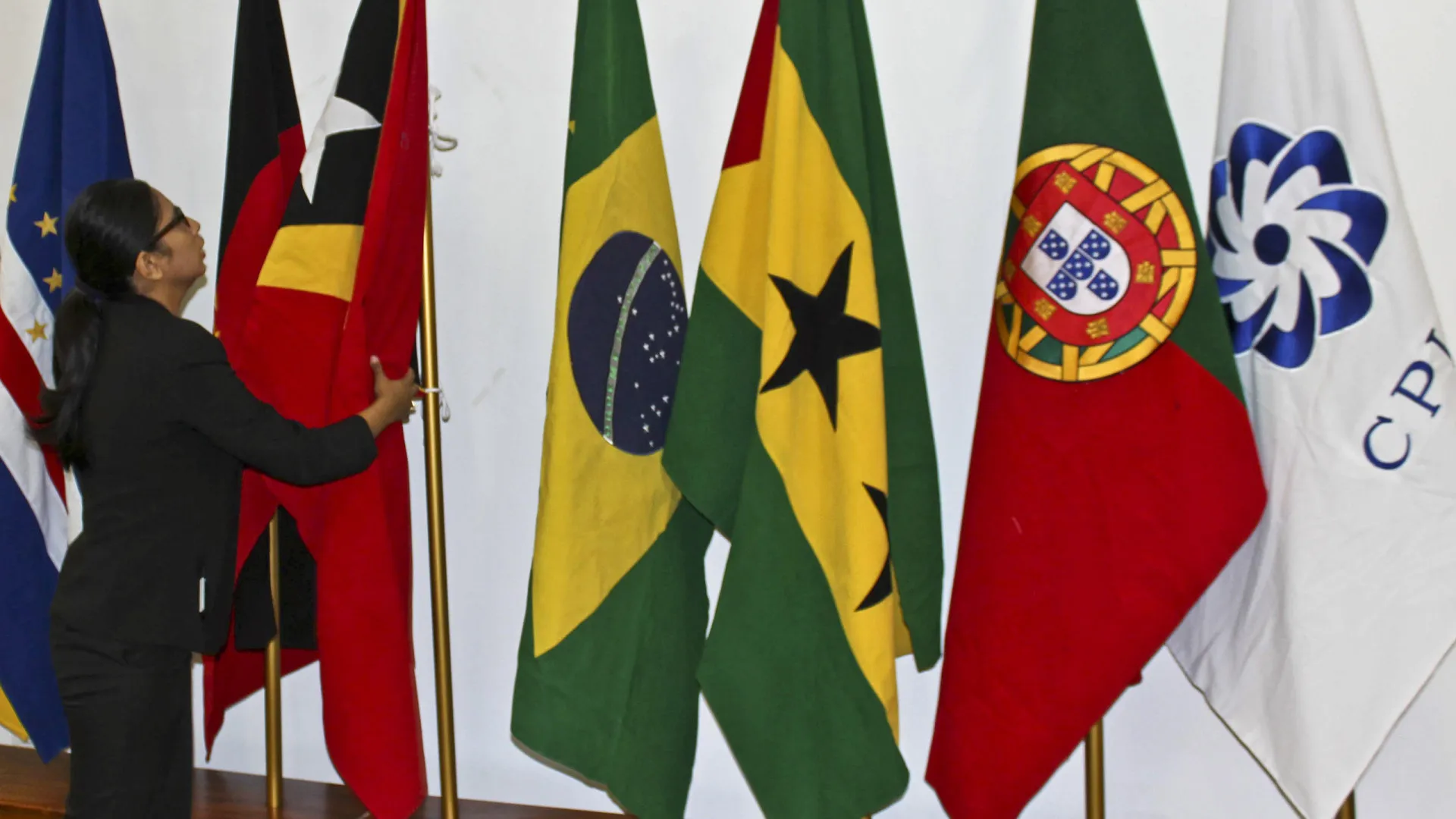 
                    Moçambique pede cooperação da CPLP perante alterações climáticas
                