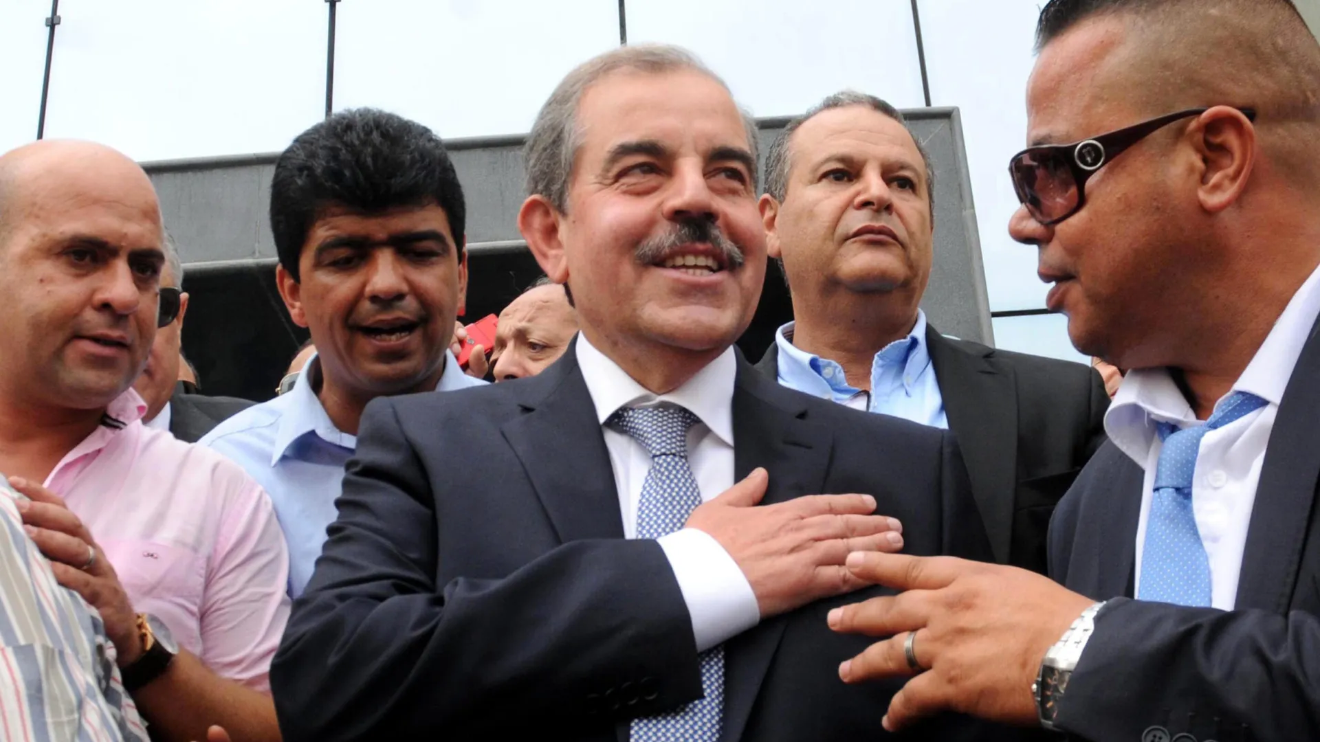 
                    Ex-ministro tunisino condenado à revelia por acusações de terrorismo
                