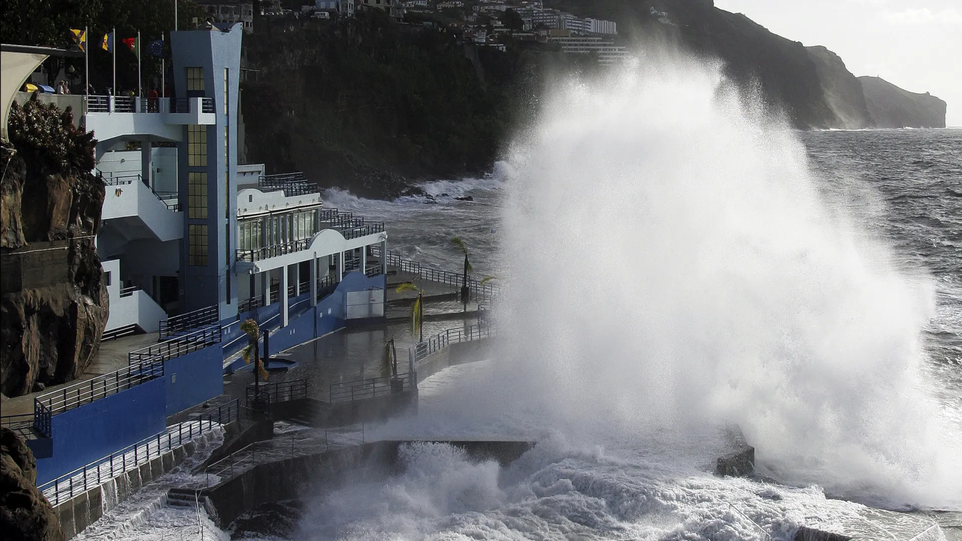 
                    Capitania do Funchal prolonga aviso de agitação marítima forte para a Madeira
                