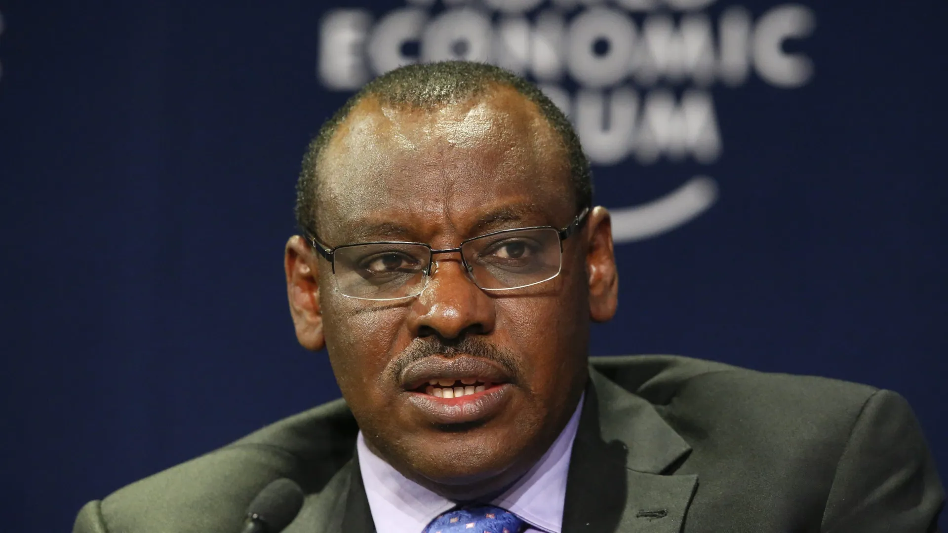 
                    UNECA defende frente diplomática africana unida na transição energética
                