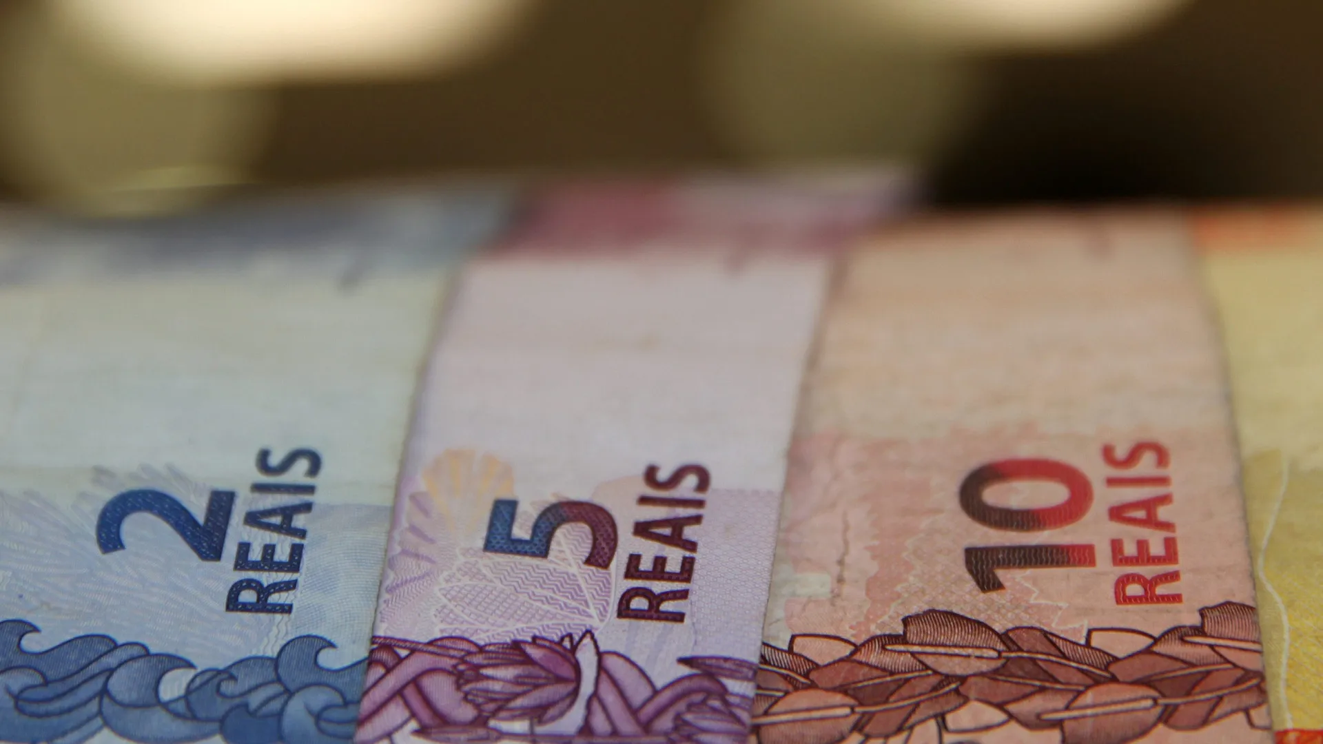 
                    Os 0,01% mais ricos do Brasil detêm 6% da renda total do país
                