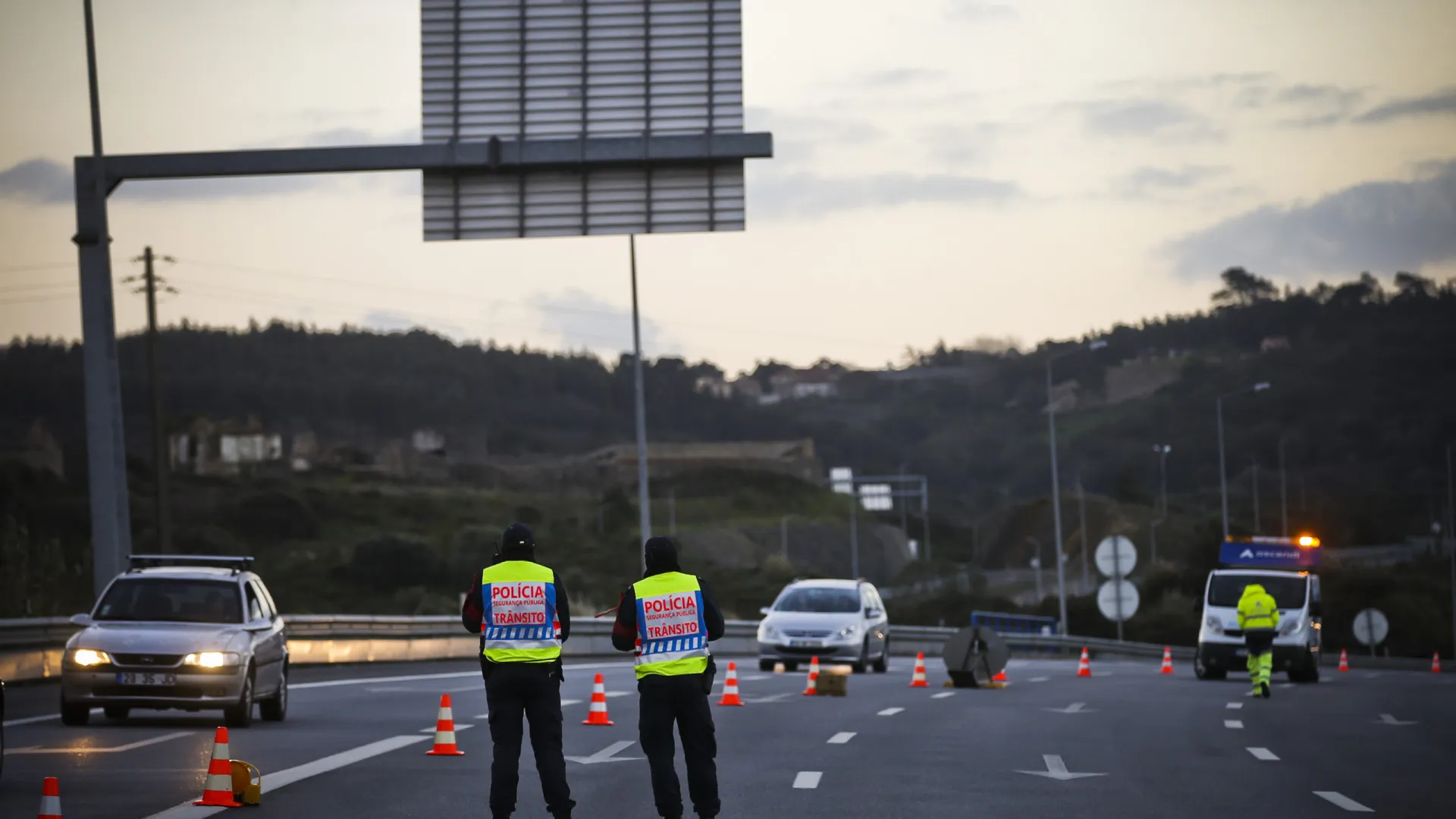 
                    Telemóvel ao volante: PSP regista 5.389 infrações até outubro
                
