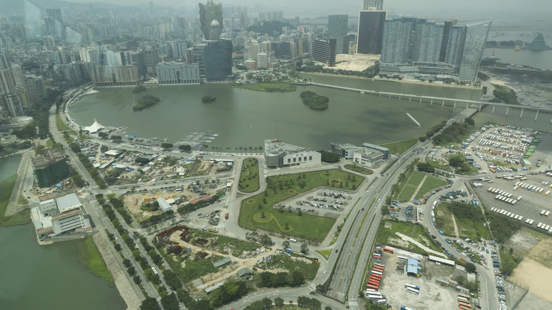 
                    Governo de Macau incentiva população a procurar apoio de saúde mental
                