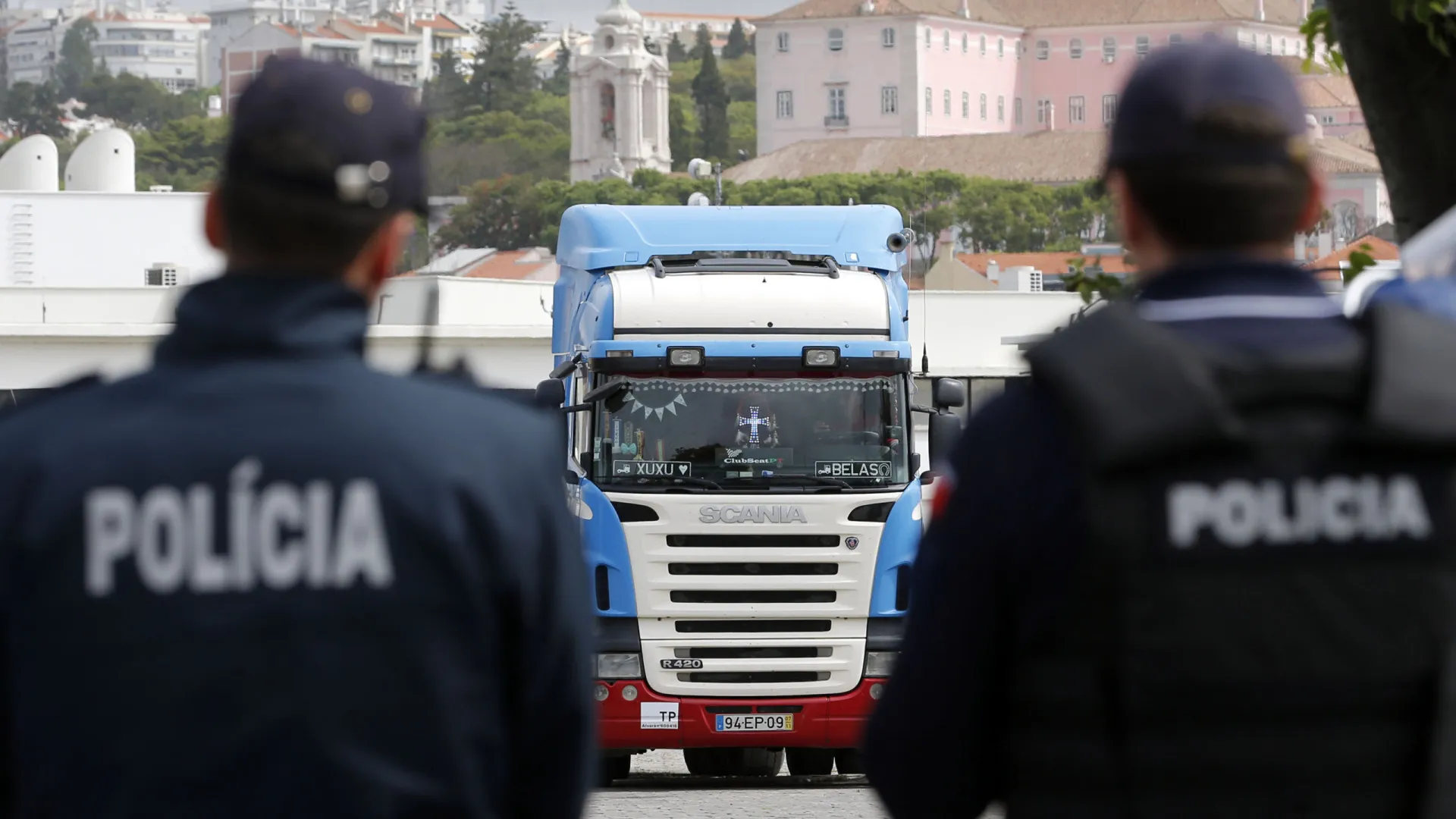 
                    Elemento da PSP e militar entre os detidos em operação contra neonazis
                